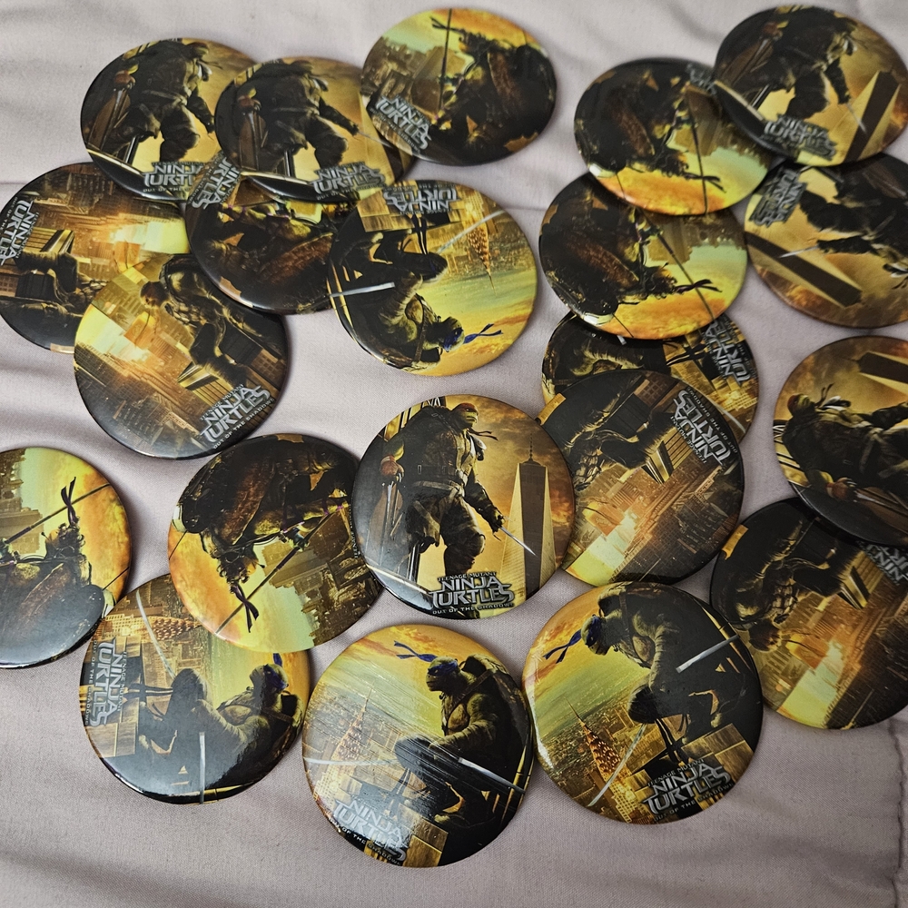 Teenage Mutant Ninja Turtles Button Pins VINTAGE 20
